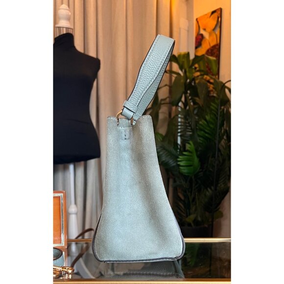 Tory Burch Pebbled Leather Mini Bucket Bag With Detachable Strap In Light Gray - Picture 4 of 10